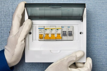 D&eacute;pannage &eacute;lectrique rapide, les bons r&eacute;flexes &agrave; adopter