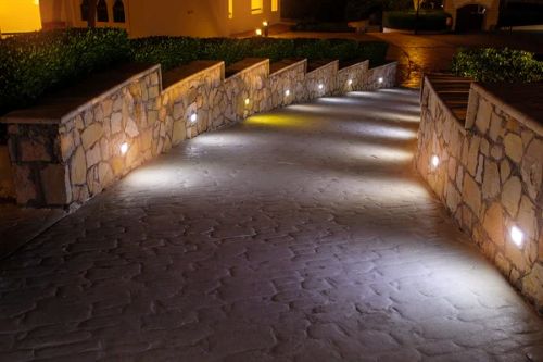 eclairage-exterieur-dans-le-perche-ampoule-led-e27-spot.jpg
